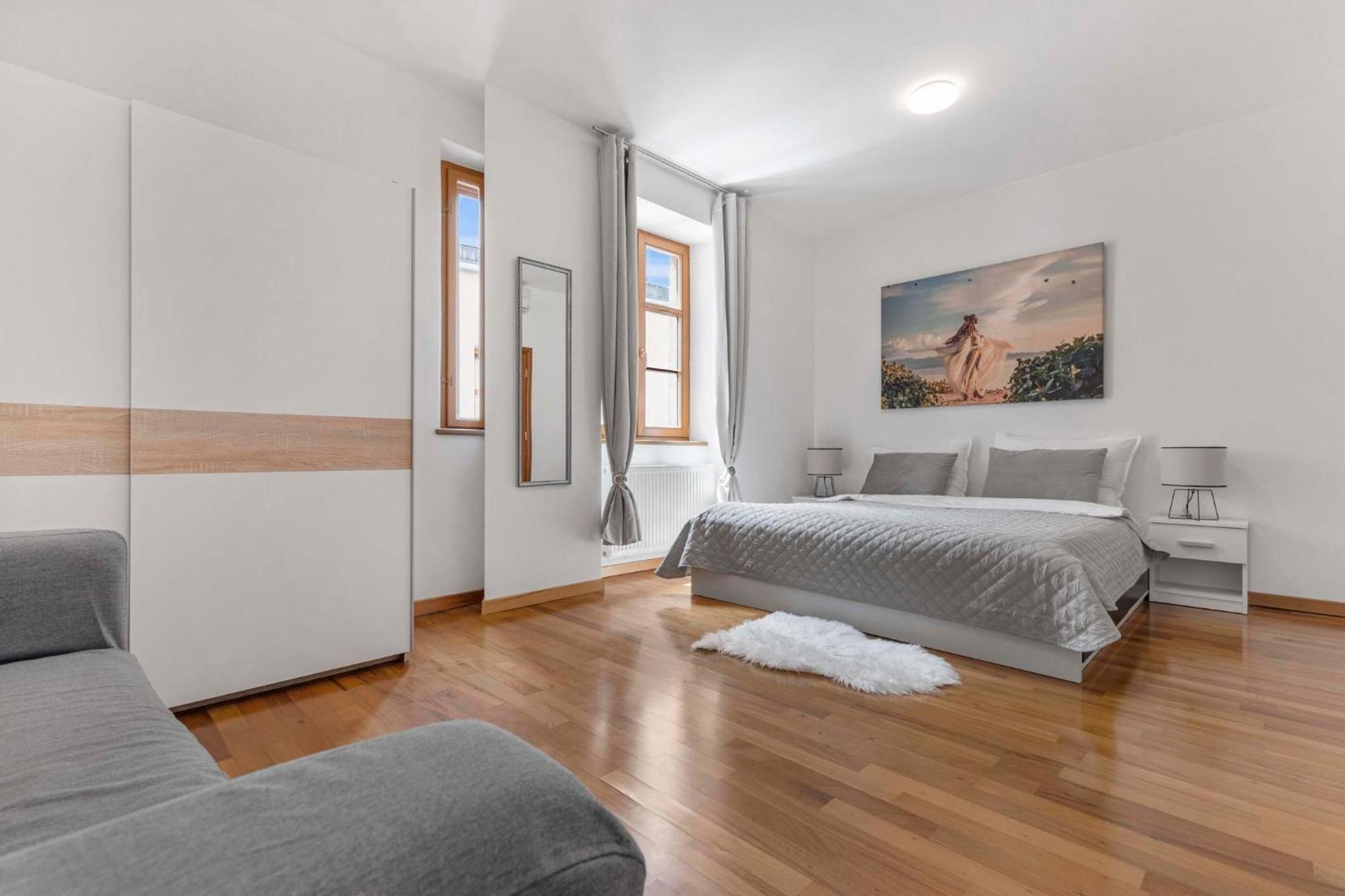 Charming Apartment In The Heart Of Bratislava Exterior foto